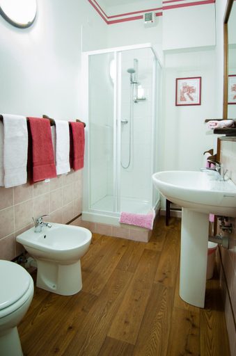 Bathroom 4