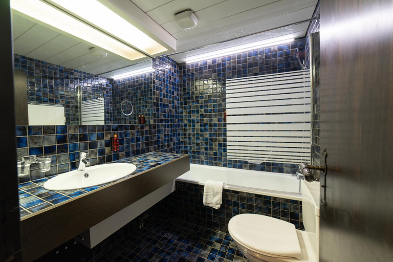 Bathroom 4, Hotel Säntis Lodge, Toggenburg