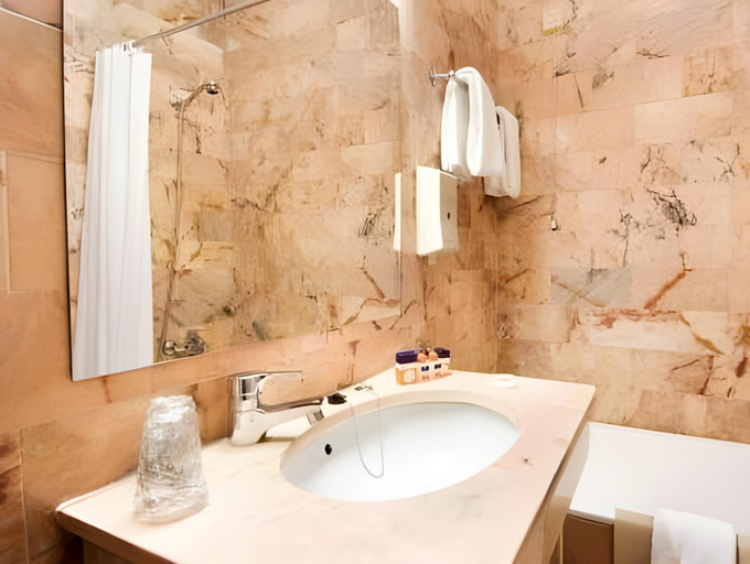 Bathroom 4, Hotel Eurosol Seia Camelo, Seia