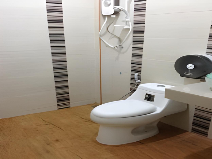 Bathroom 5, Leelawadee 3 Resort, Hat Yai