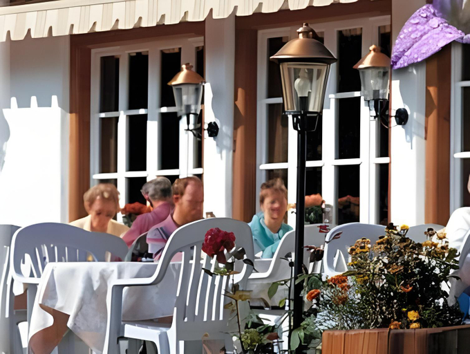 Food & Drinks 3, Hotel Waldrand, Obersimmental