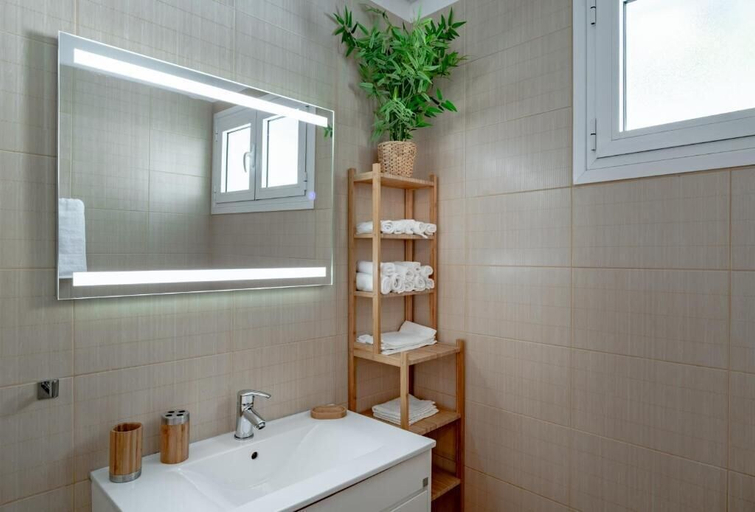 Bathroom 4, Siora Agiolina 2 BD Private Pool Villa, Ionian Islands