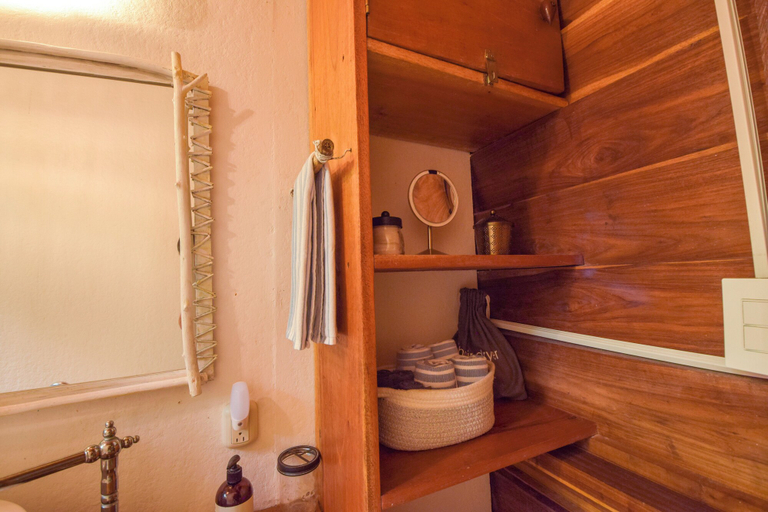 Bathroom 4, Up House, Talamanca