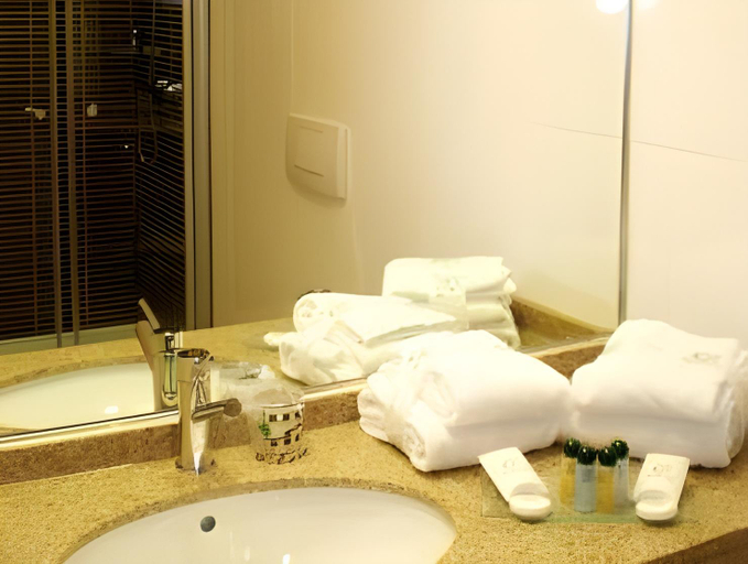 Bathroom, Apartahotel Ribera, Valladolid