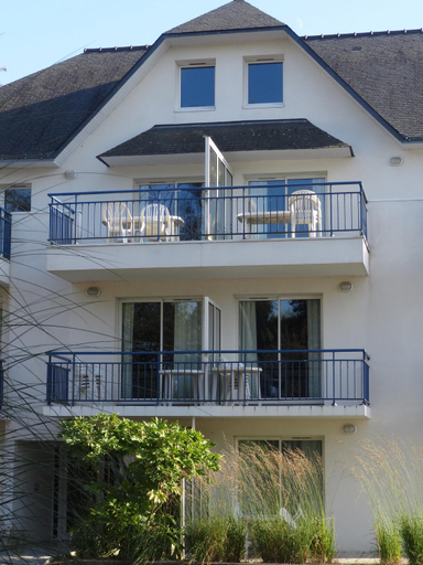 Exterior 11