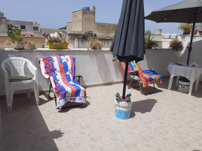 Others 5, Casa dello Scoglio nel mare, Trapani
