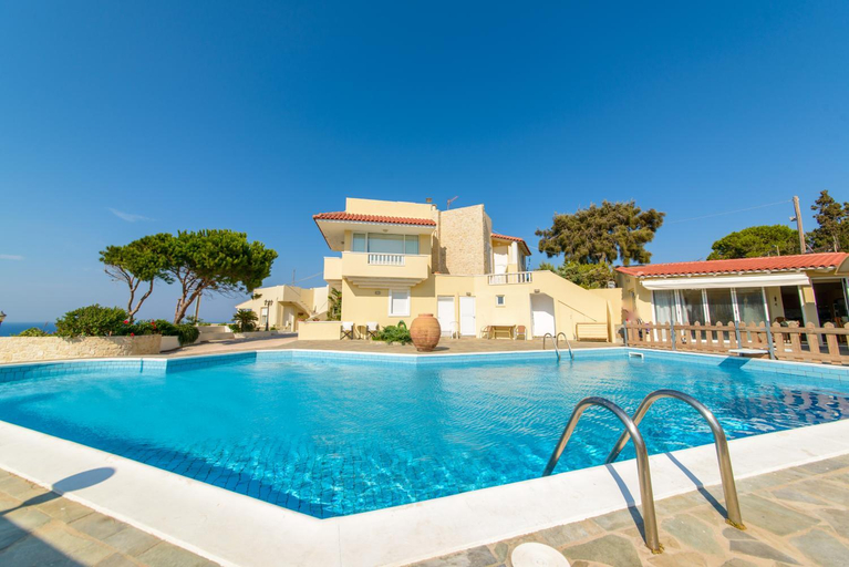 Others 5, Villa Lygaria, Crete