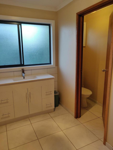 Bathroom 3, Summer's Rest Units, Corangamite - South