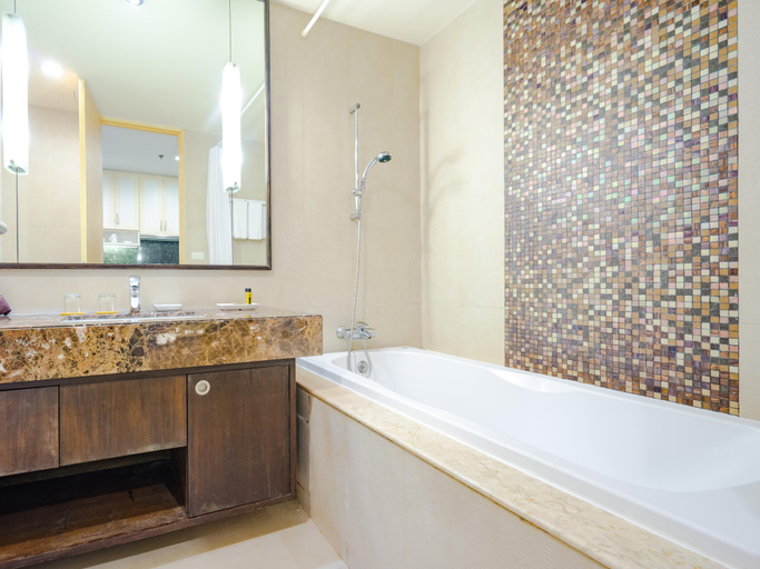 Bathroom 16