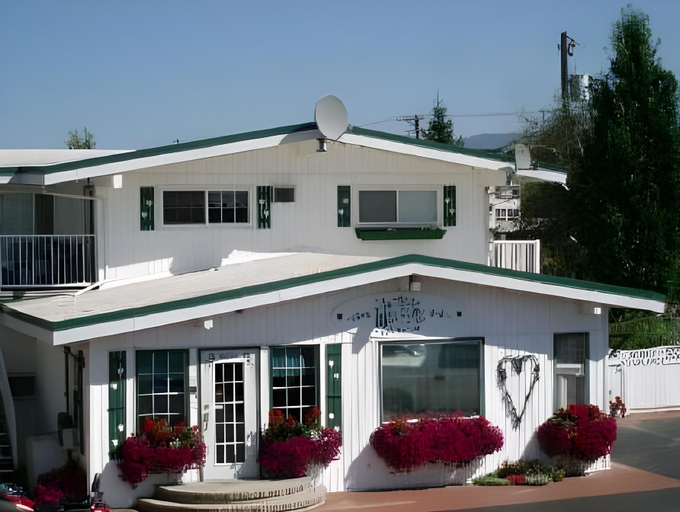 Others 2, Empire Motel, Okanagan-Similkameen
