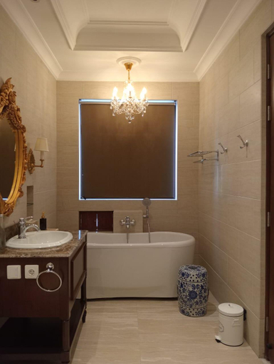 Bathroom 5, Dandaman Villa, Bantul