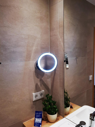 Bathroom 10