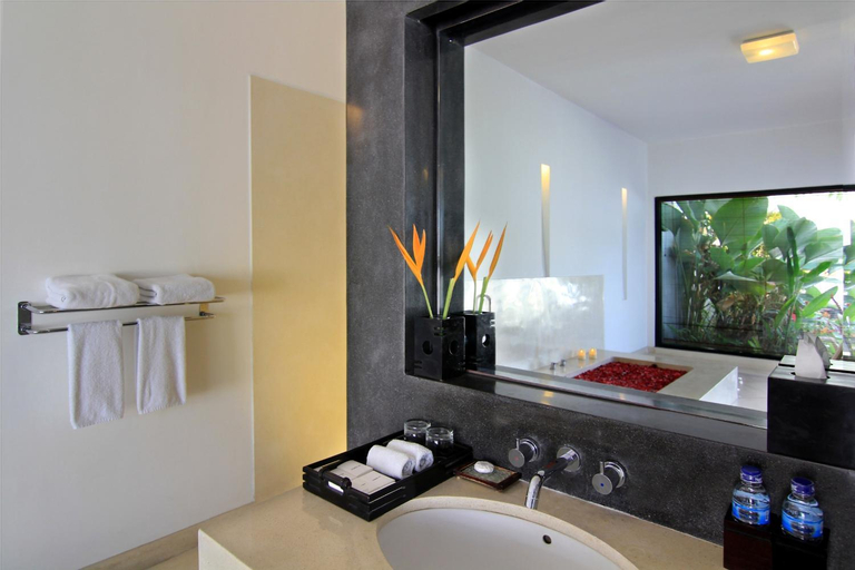 Bathroom 14