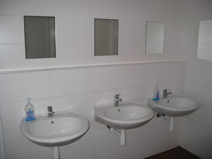 Bathroom 4, Hostel EMMA, Praha 1