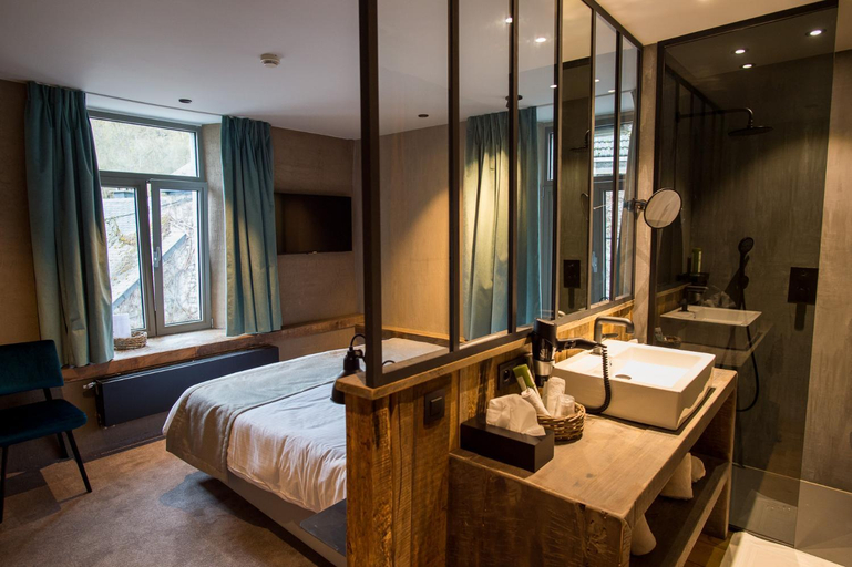 Bedroom 2, Hotel Victoria - Maison Caerdinael, Luxembourg
