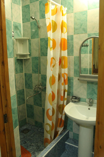 Bathroom 3, Alin Guest House, Sochi gorsovet