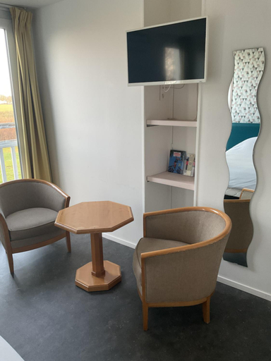 Others 5, Fasthotel Chateauroux, Indre