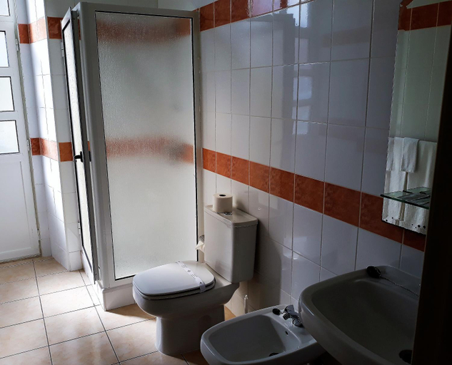 Bathroom 2, Hotel Alianca, Figueira da Foz