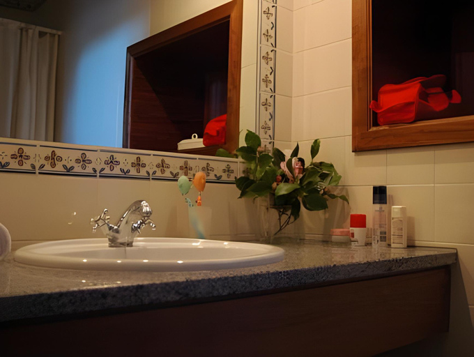 Bathroom 4, Casa Das Obras, Manteigas