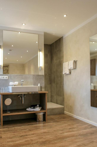 Bathroom 6