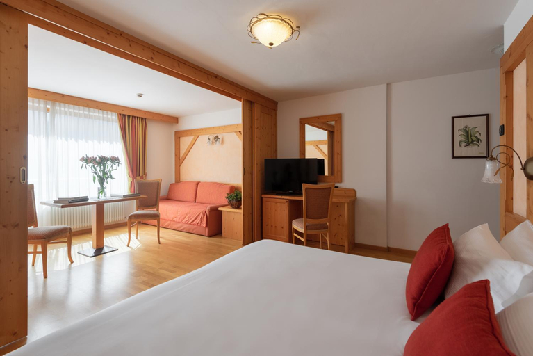 Bedroom 3, Carlo Magno Hotel Spa Resort, Trento