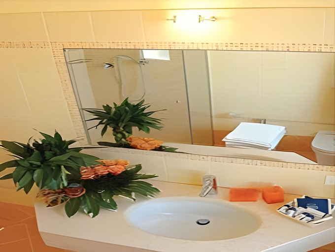 Bathroom 3, Hotel Mexico, Rimini