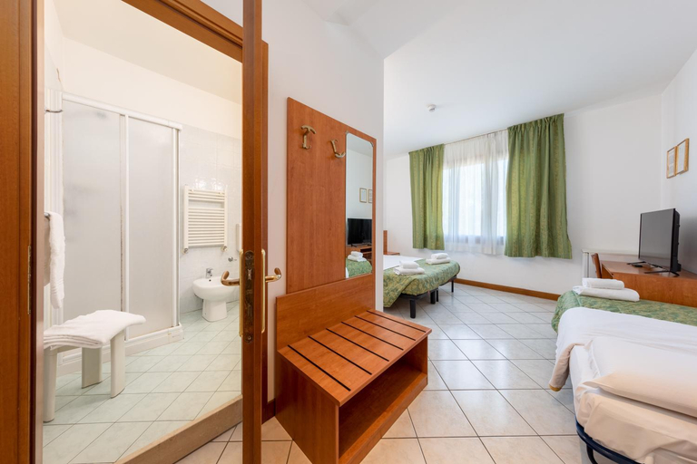Bedroom 4, Albergo Nuova Aurora, Venezia