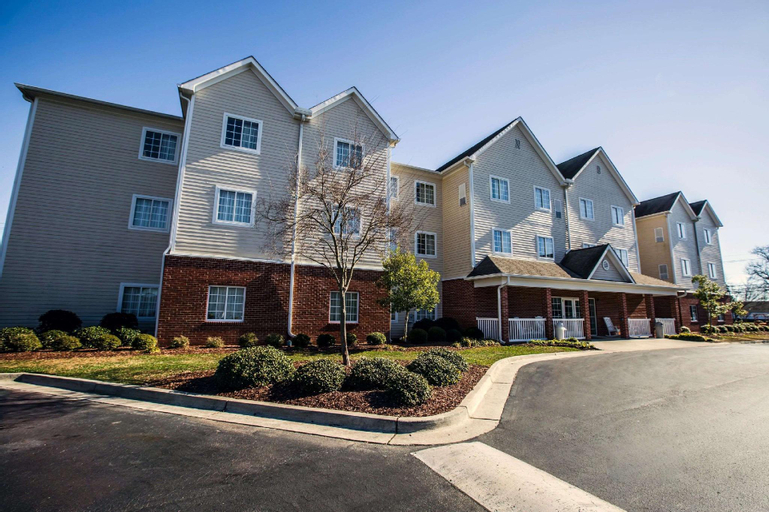 Exterior & Views 1, MainStay Suites Wilmington - University Area, New Hanover