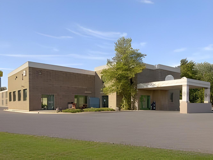 Exterior & Views 2, Super 8 By Wyndham Plattsburgh, Clinton