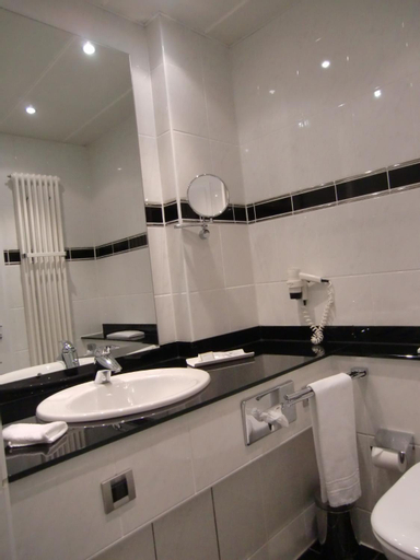 Bathroom 4
