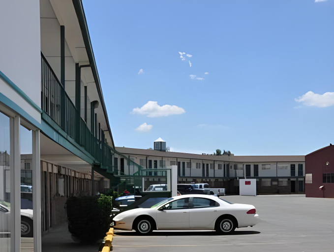 Others 5, Copper Manor Motel, Grant