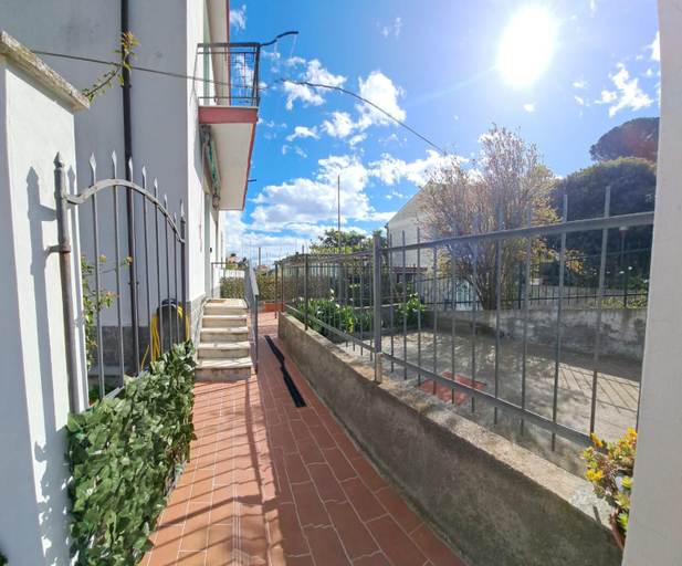 Others 4, B & B di Massimo C, Savona