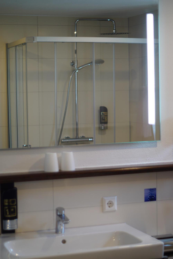 Bathroom 4, Boutique-Hotel Weigels Bergfreiheit, Hochsauerlandkreis