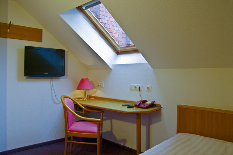 Bedroom 8
