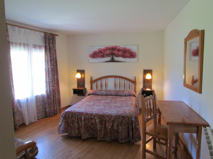 Bedroom 4, Hotel Las Nieves, Huesca