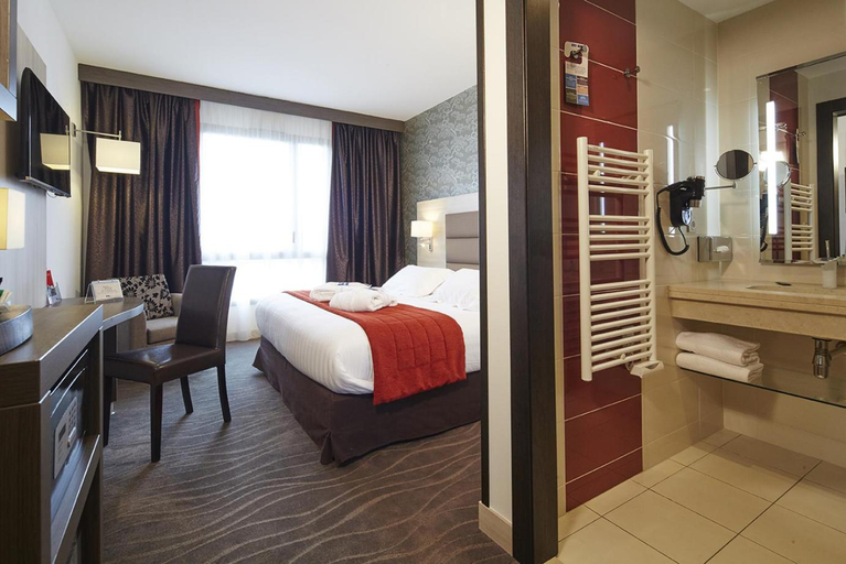 Bedroom 24