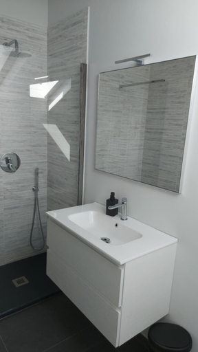 Bathroom 4