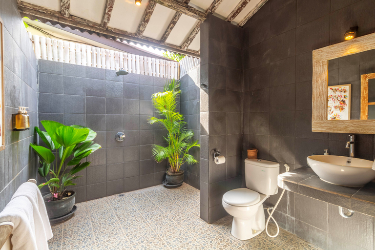 Bathroom 3, Scallywags Joglo, Lombok