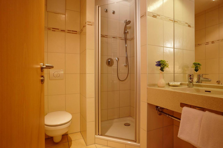 Bathroom, Hotel Eberl, Fürstenfeldbruck