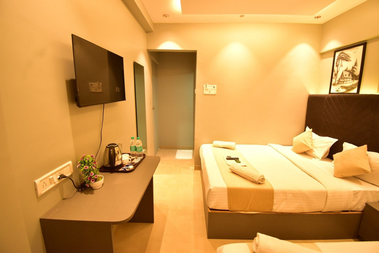 Bedroom 5, Dhanvantari Hotel, Mumbai Suburban
