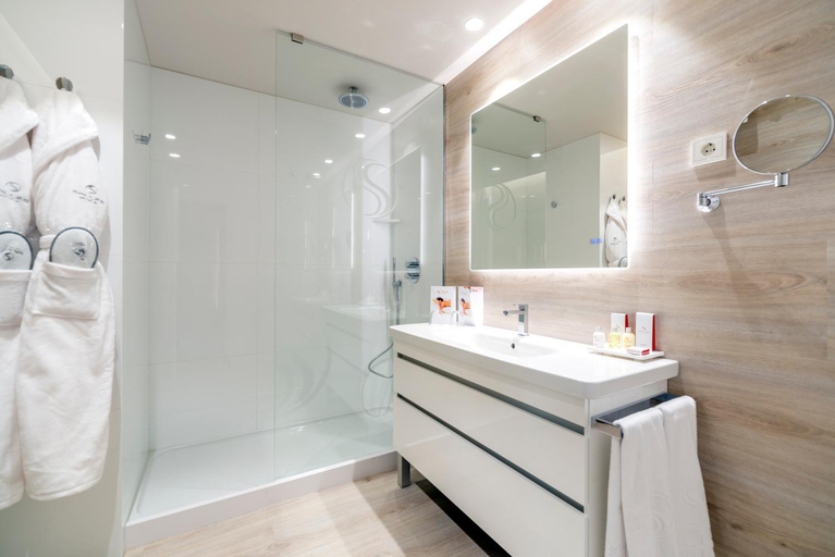 Bathroom 5, Salles Pere IV Hotel, Barcelona