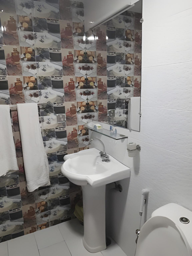 Bathroom 4, Lotus 1 Hotel, Lahore