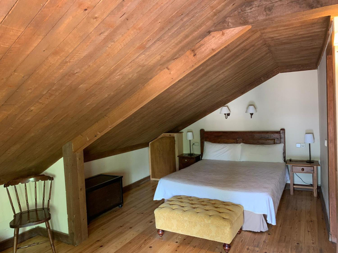 Bedroom 3, Hotel Charle, Huesca
