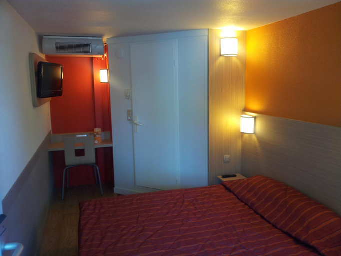 Bedroom 12