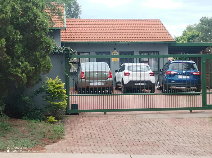 Others 5, FUMODS guest house, City of Tshwane