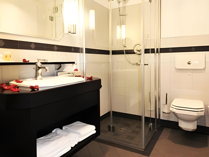 Bathroom 2, Allee Hotel, Neustadt an der Aisch-Bad Windsheim