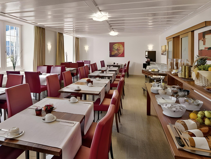 Food & Drinks 5, Hotel De La Rose, La Sarine