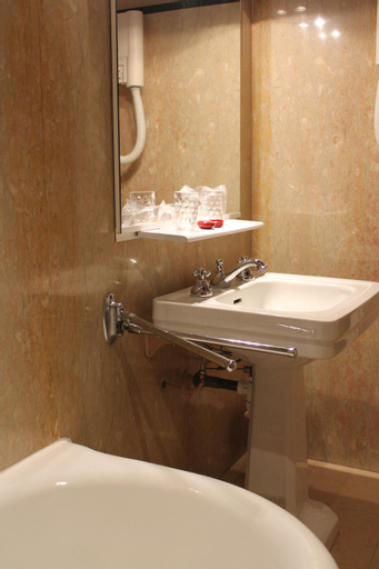 Bathroom 4