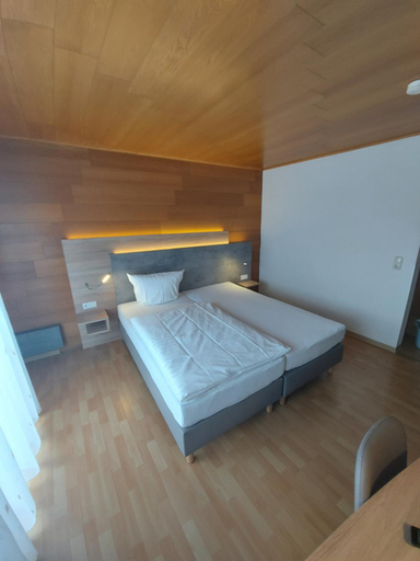 Bedroom 16