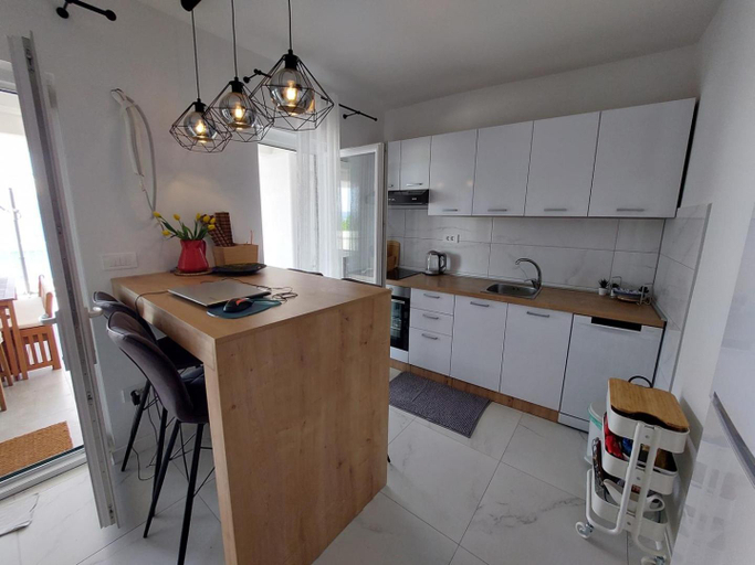 Others 4, Apartments Timee first row to beach, Omiš
